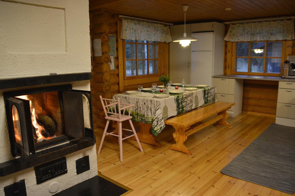 Lomapesae Cottages Pertunmaa Room photo